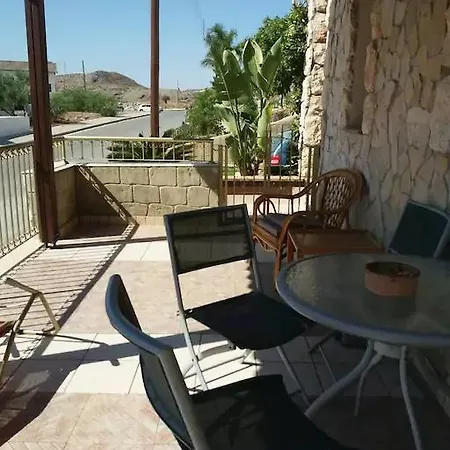 Δωμάτια σε οικογενειακή κατοικία Private In A Family House With Private Wc & Shower Αβδελλερό