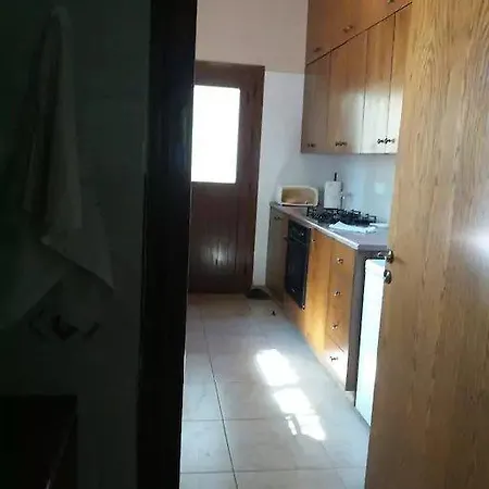 Private In A Family House With Private Wc & Shower Δωμάτια σε οικογενειακή κατοικία *